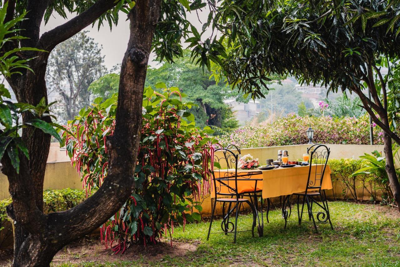 Aparthotel Jardin Tropical Бужумбура Экстерьер фото