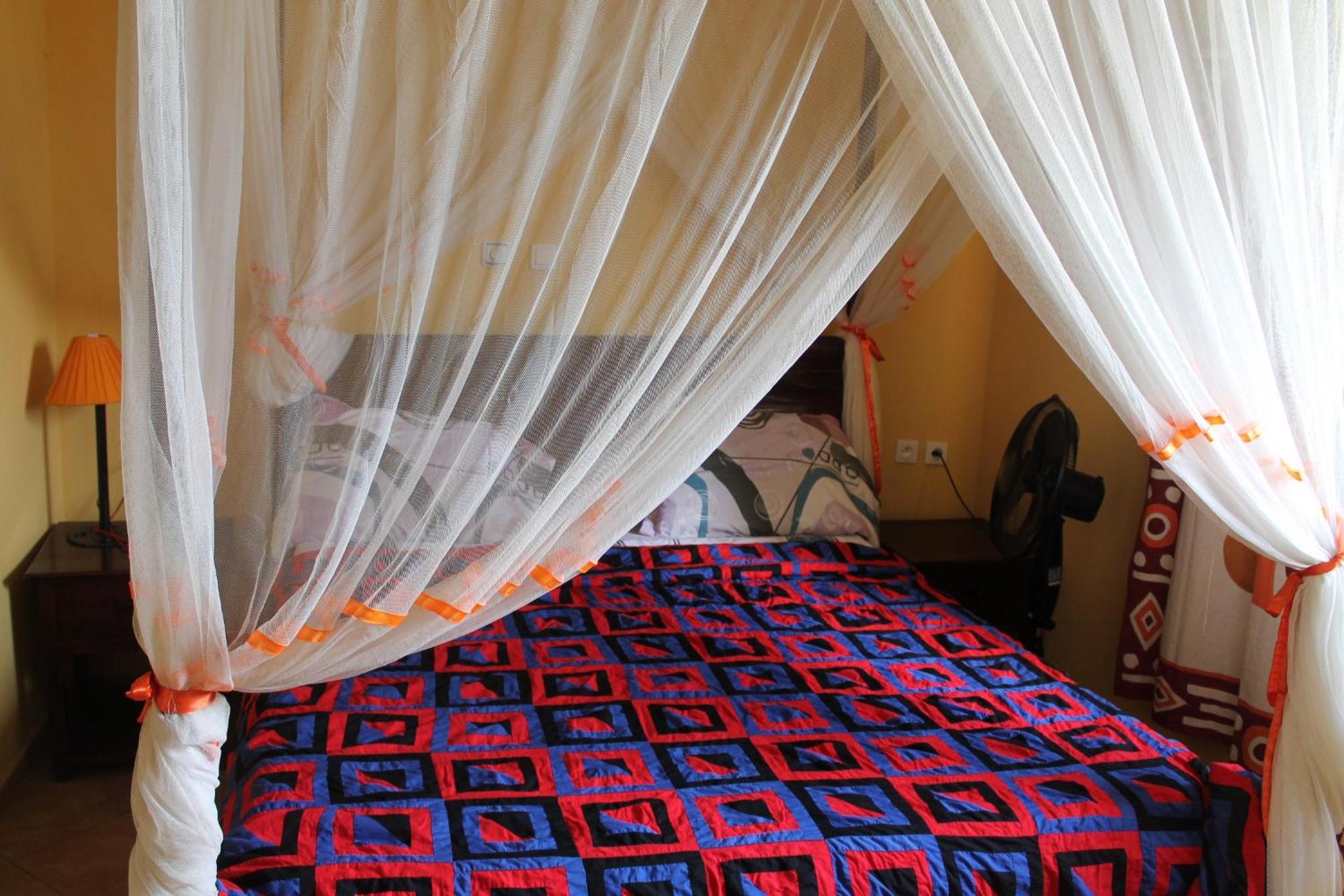 Aparthotel Jardin Tropical Бужумбура Экстерьер фото