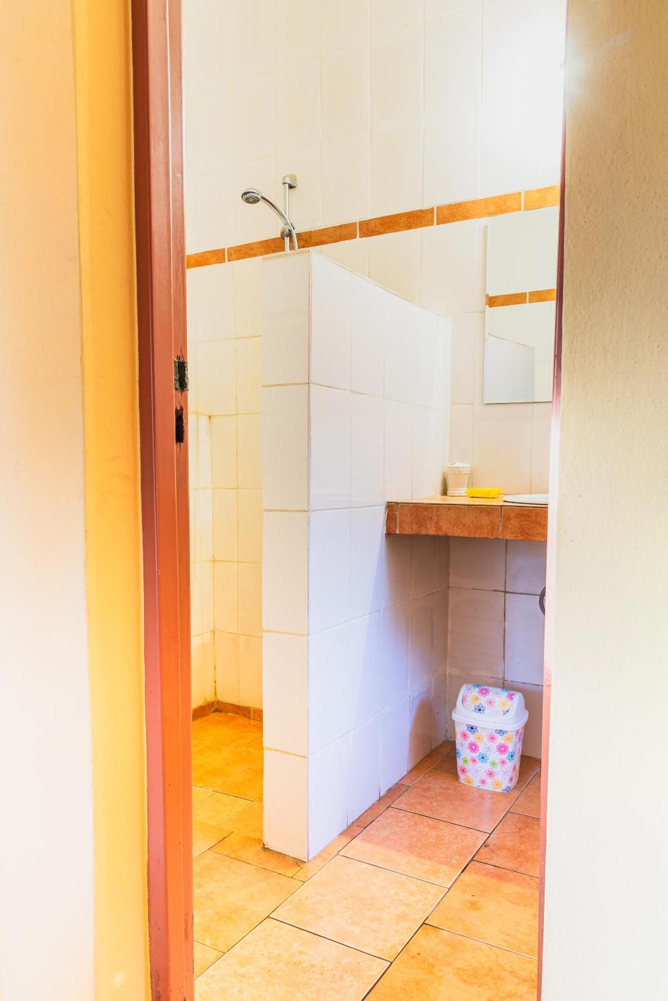 Aparthotel Jardin Tropical Бужумбура Экстерьер фото