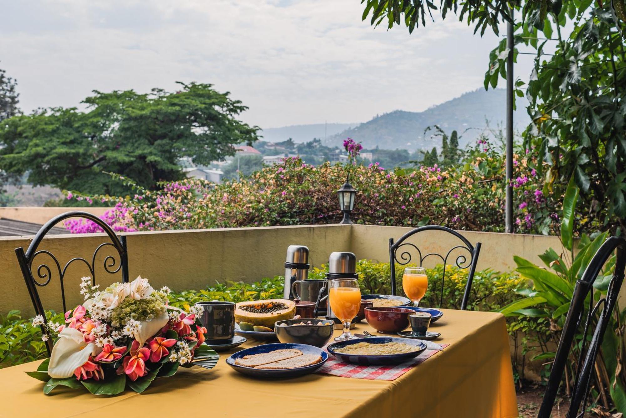 Aparthotel Jardin Tropical Бужумбура Экстерьер фото