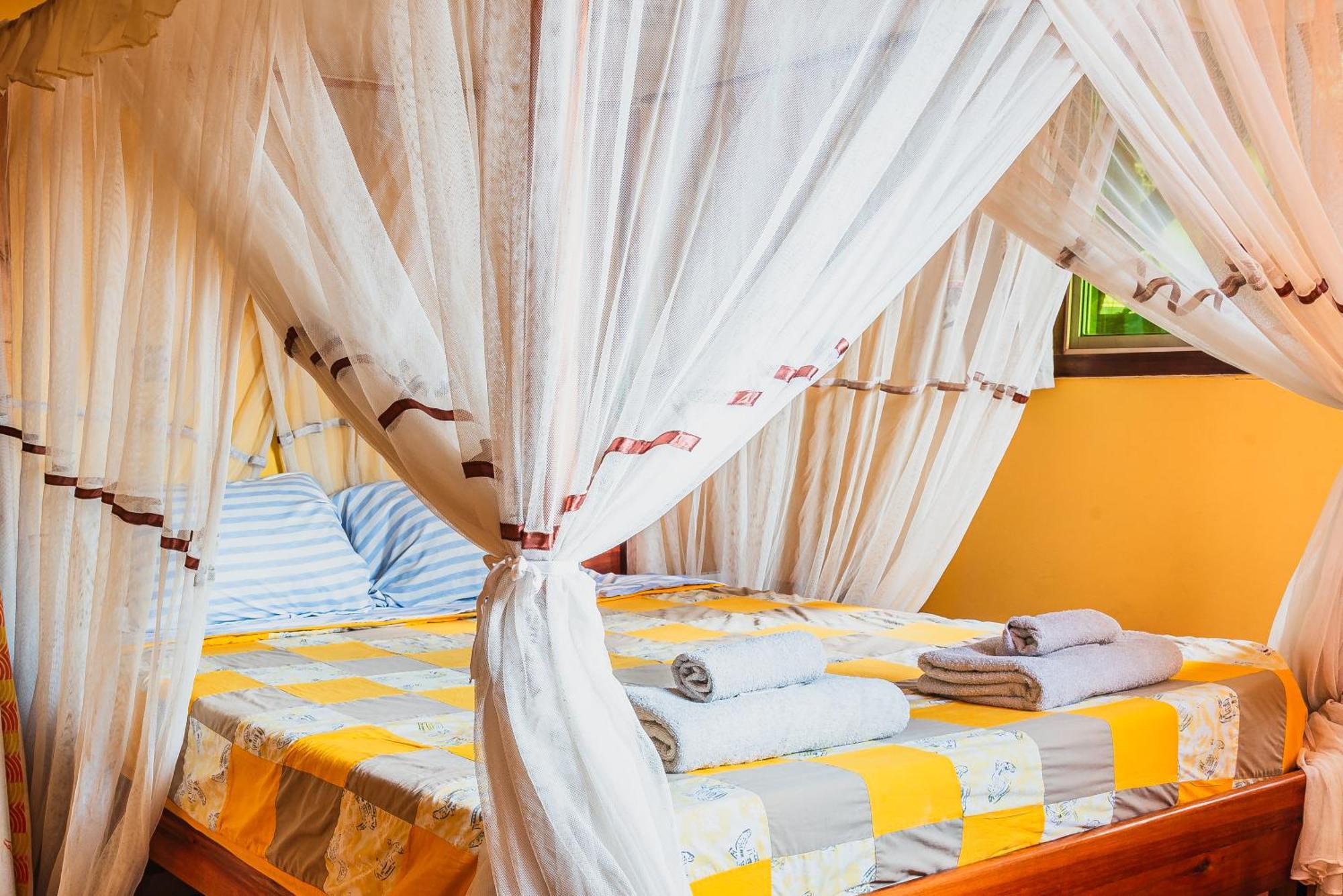 Aparthotel Jardin Tropical Бужумбура Экстерьер фото