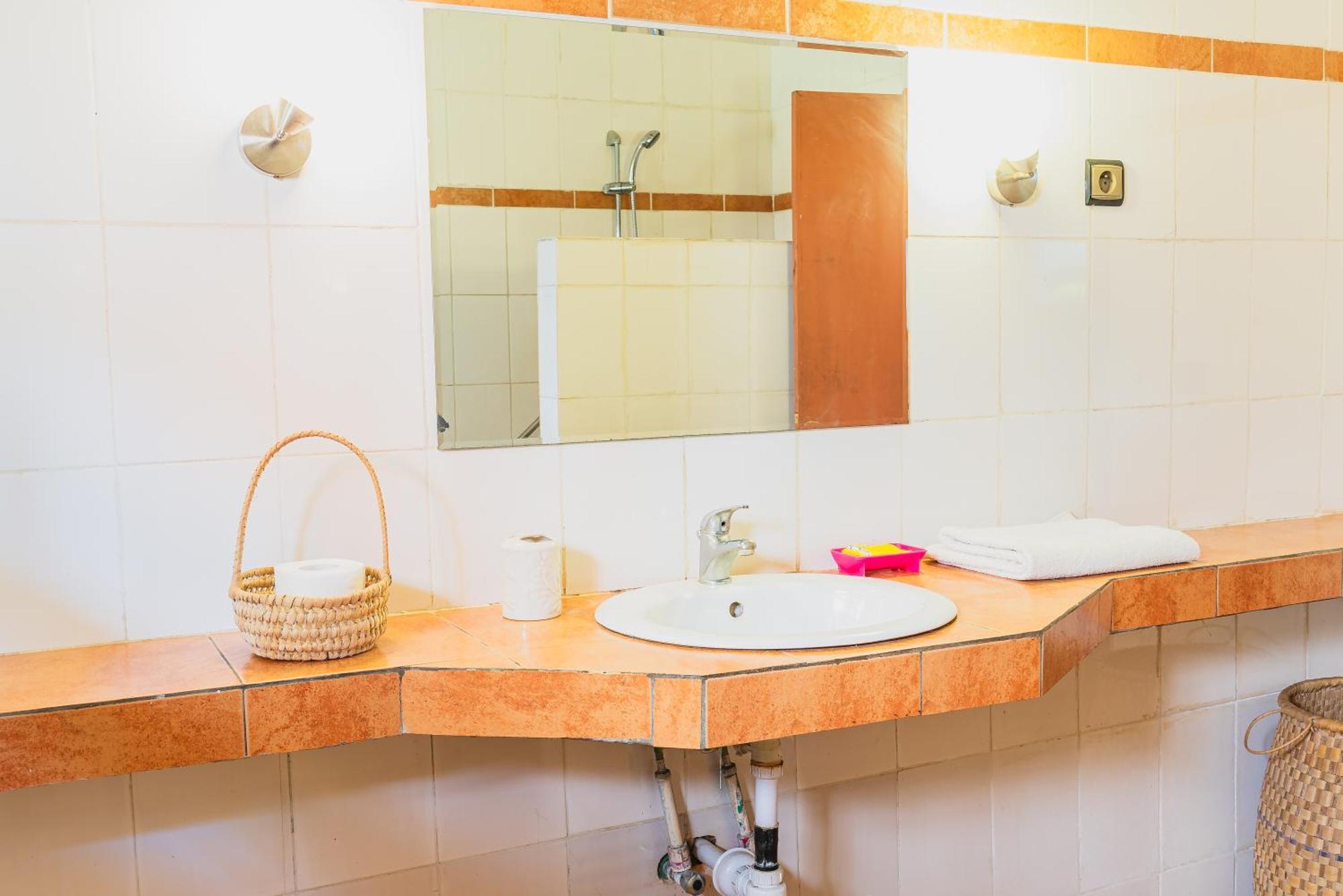 Aparthotel Jardin Tropical Бужумбура Экстерьер фото