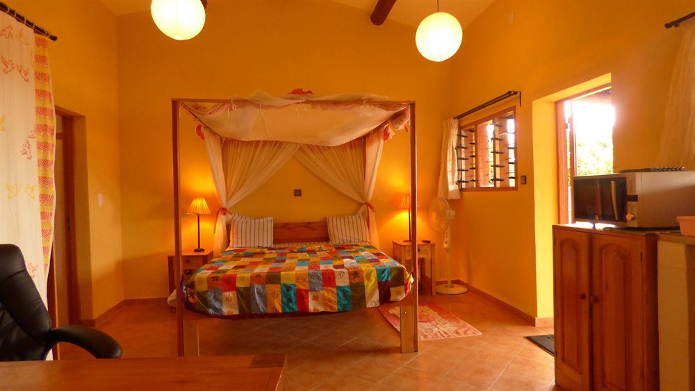 Aparthotel Jardin Tropical Бужумбура Экстерьер фото